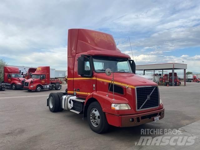 Volvo VNM42T Tracteur routier