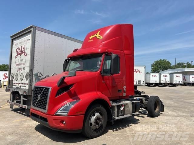 Volvo VNM42T Tracteur routier