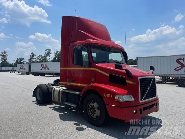 Volvo VNM42T Tracteur routier