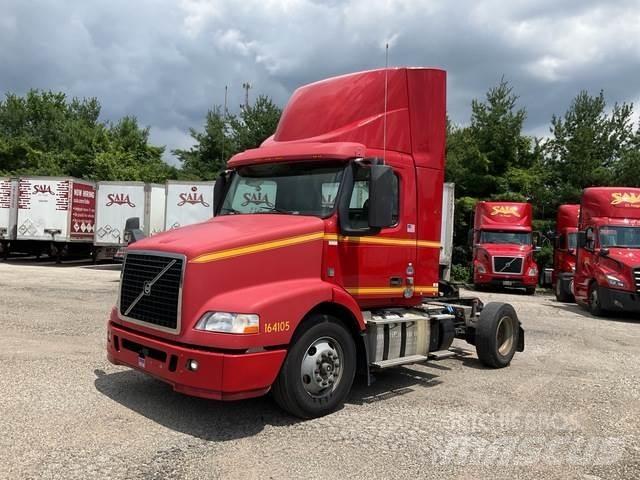 Volvo VNM42T Tracteur routier