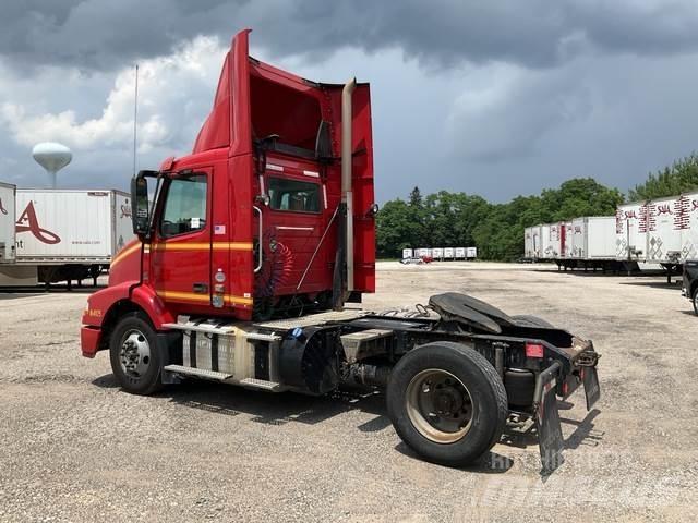 Volvo VNM42T Tracteur routier
