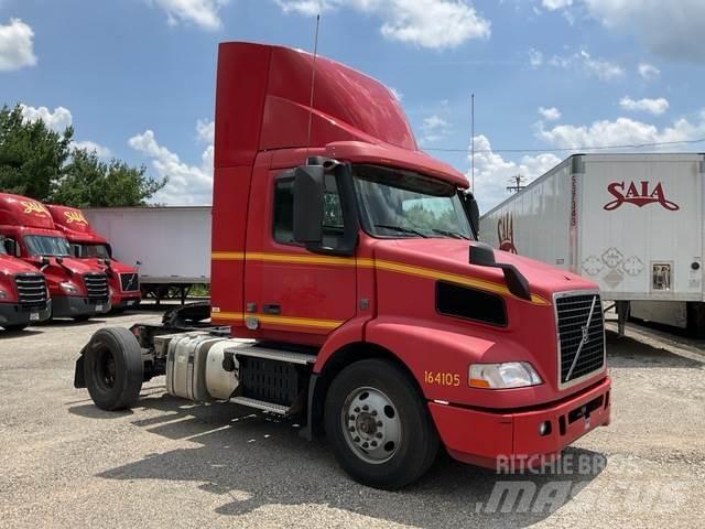 Volvo VNM42T Tracteur routier
