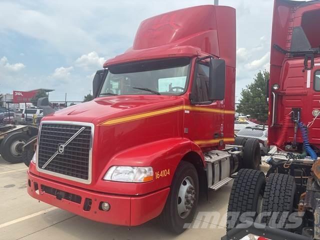 Volvo VNM42T Tracteur routier