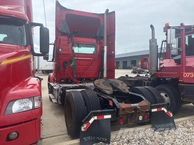 Volvo VNM42T Tracteur routier