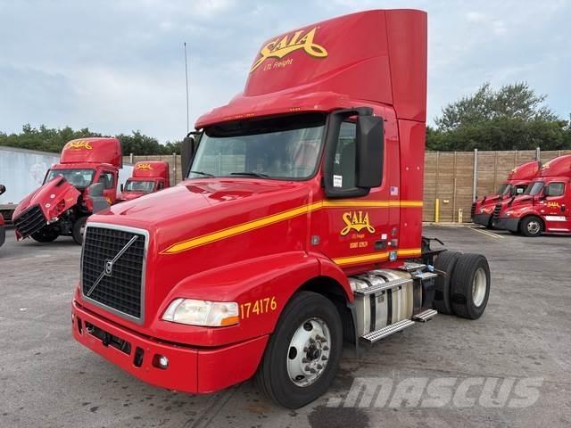 Volvo VNM42T Tracteur routier