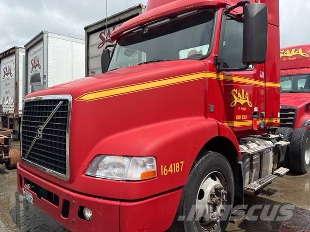 Volvo VNM42T Tracteur routier
