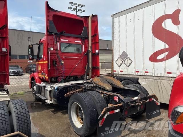 Volvo VNM42T Tracteur routier