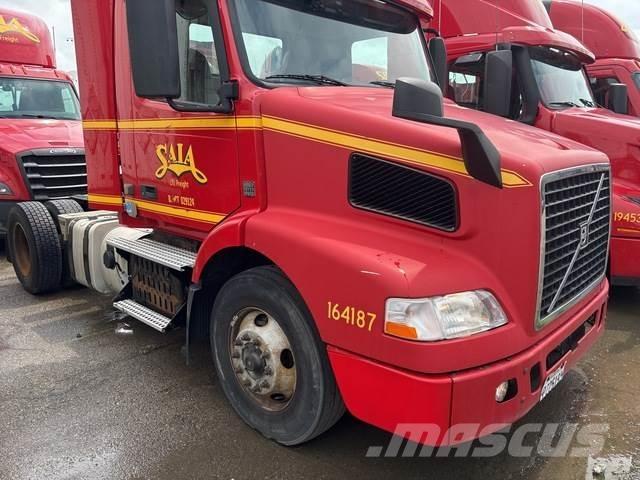 Volvo VNM42T Tracteur routier