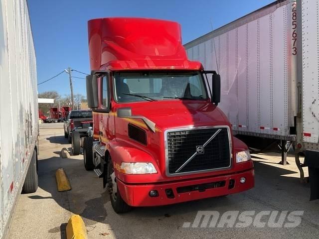 Volvo VNM42T Tracteur routier