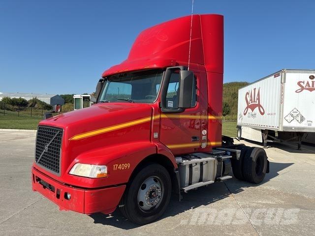 Volvo VNM42T Tracteur routier
