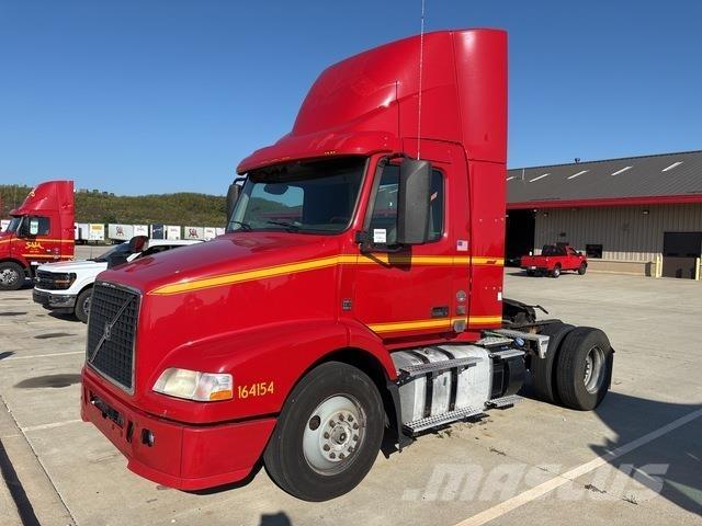 Volvo VNM42T Tracteur routier