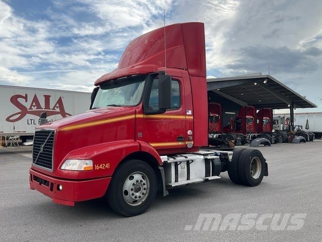 Volvo VNM42T Tracteur routier