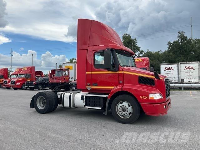 Volvo VNM42T Tracteur routier