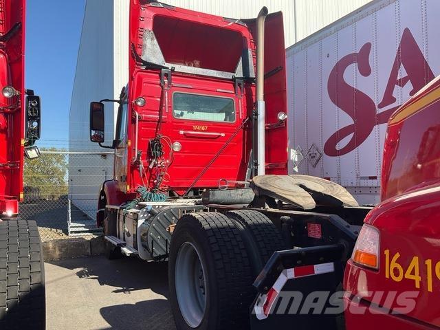 Volvo VNM42T Tracteur routier