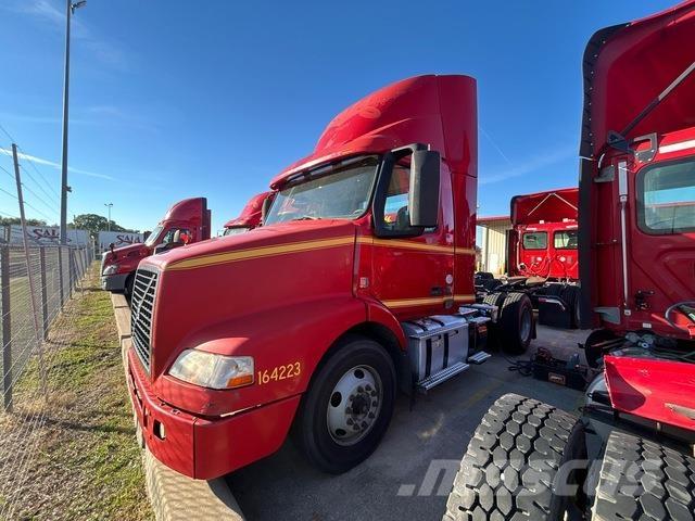 Volvo VNM42T Tracteur routier