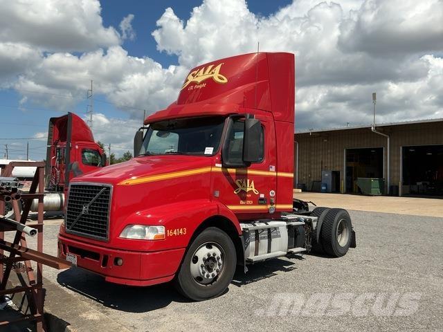 Volvo VNM42T Tracteur routier