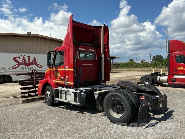 Volvo VNM42T Tracteur routier