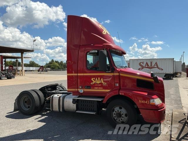 Volvo VNM42T Tracteur routier