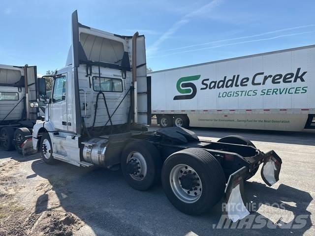 Volvo VNM64T Tracteur routier