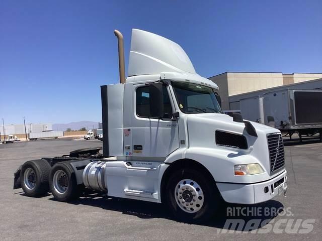 Volvo VNM64T Tracteur routier