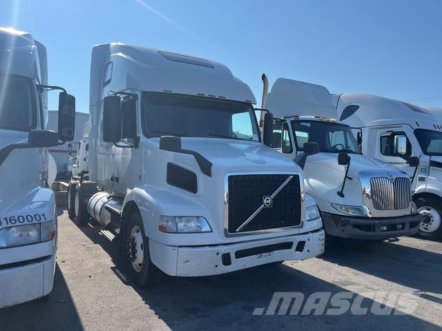 Volvo VNM64T Tracteur routier