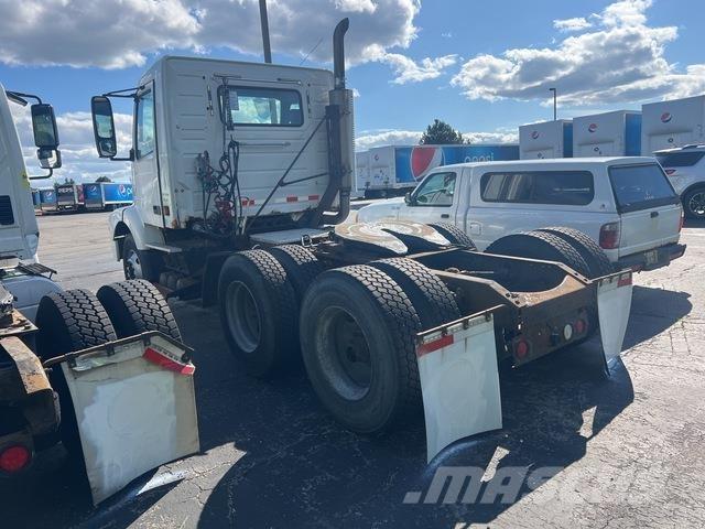 Volvo VNM64T Tracteur routier