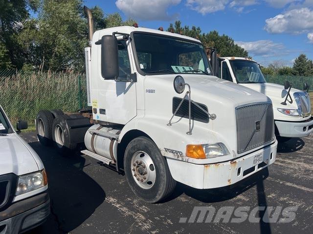 Volvo VNM64T Tracteur routier