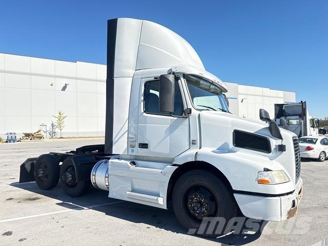 Volvo VNM64T Tracteur routier