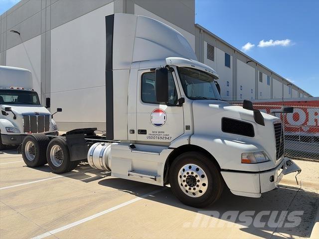 Volvo VNM64T Tracteur routier