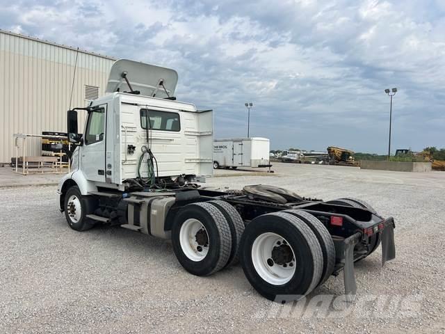 Volvo VNR64300 Tracteur routier