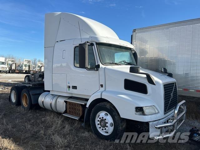 Volvo VNR64T Tracteur routier