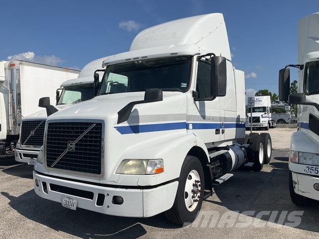 Volvo VNR64T Tracteur routier