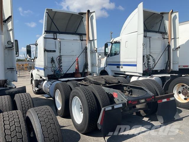Volvo VNR64T Tracteur routier