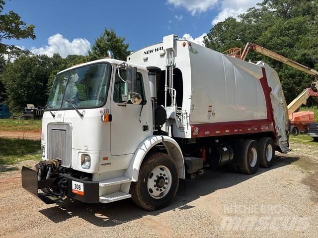 Volvo WX64 Camion poubelle