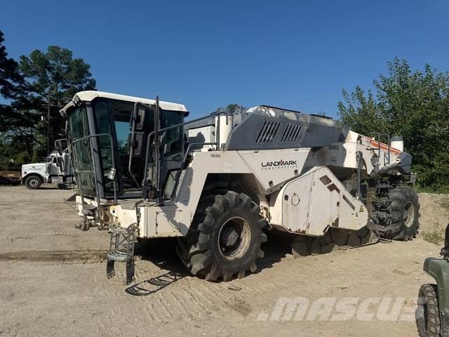 Wirtgen WR240i Compacteur de sol