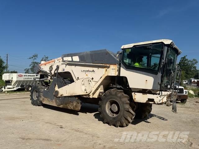 Wirtgen WR240i Compacteur de sol