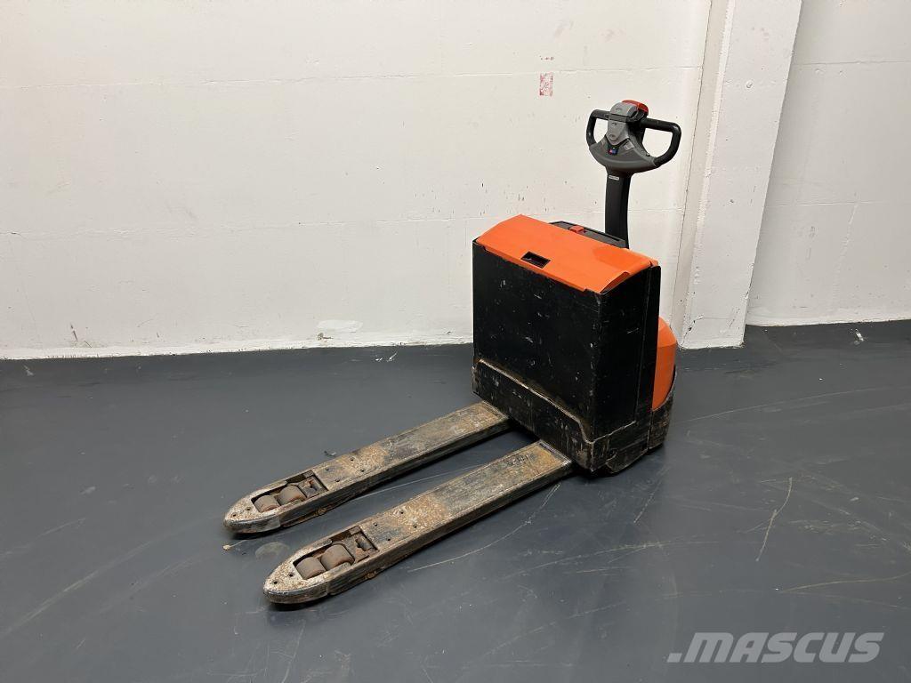 BT LWE200 - Lithium Ion Transpalette accompagnant