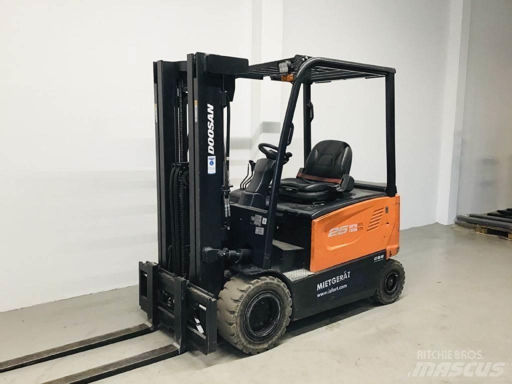 Doosan B25X-7 Chariots élévateurs électriques
