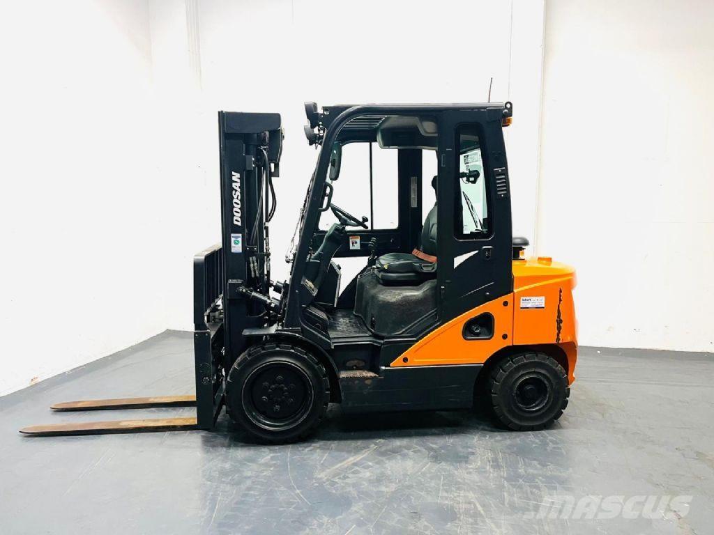 Doosan D30S-7 Chariots diesel