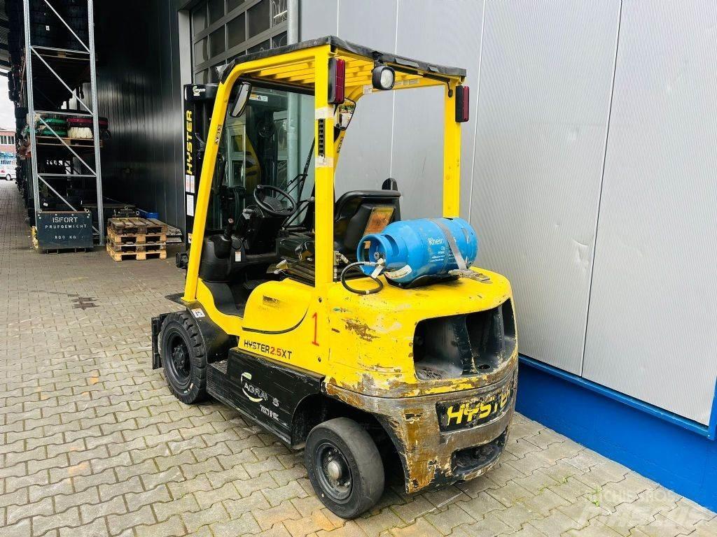 Hyster H2.5XT Chariots GPL