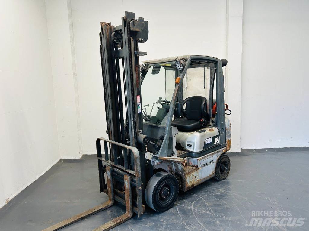 Nissan PD01A18PQ Chariots GPL