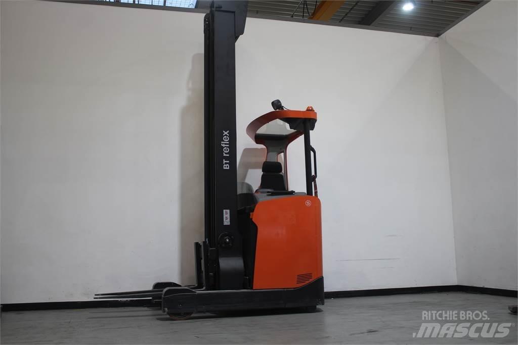 Toyota RRE160H Chariot à mât rétractable