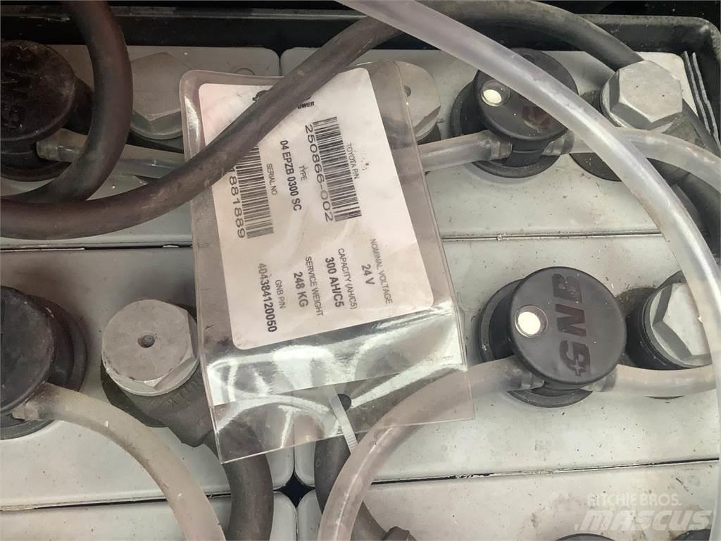 Toyota SWE120 Gerbeur accompagnant