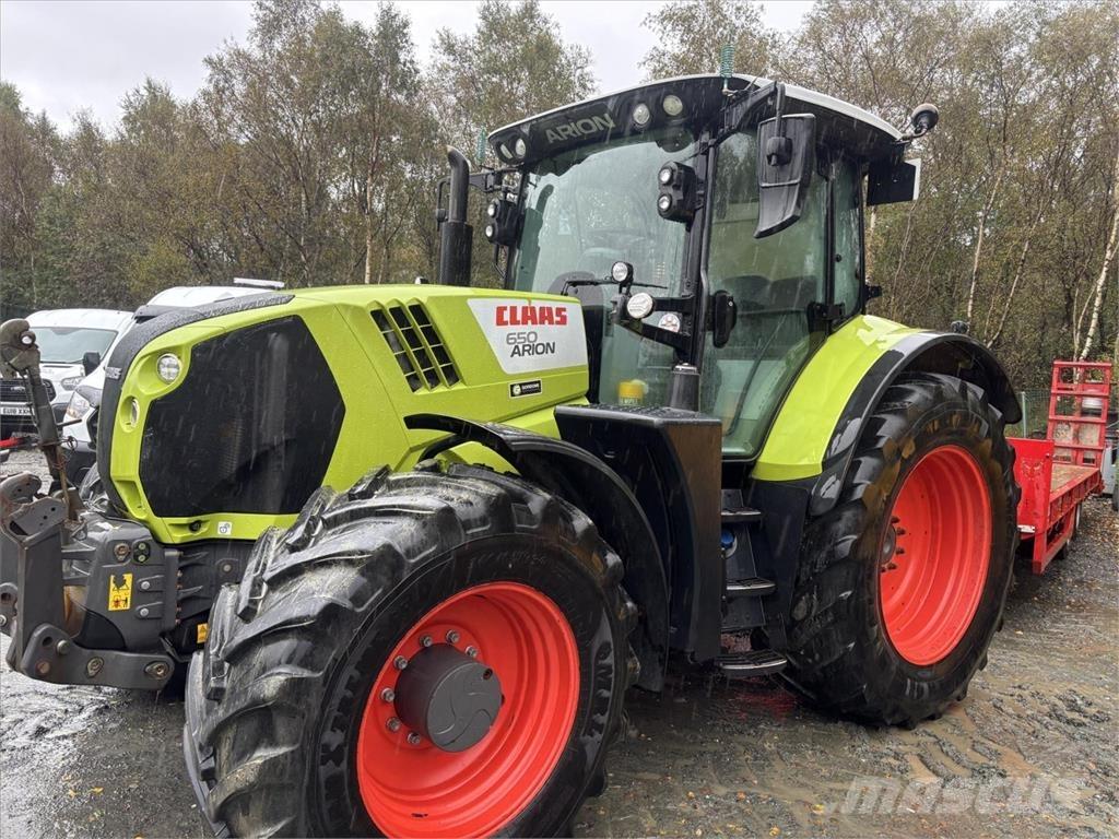 CLAAS ARION 650 Tracteur