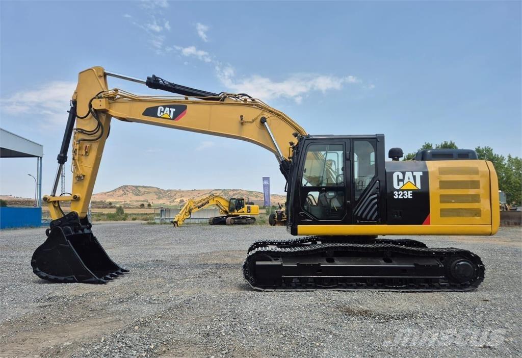 CAT 323ELN Pelle sur chenilles