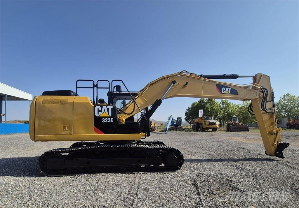 CAT 323ELN Pelle sur chenilles