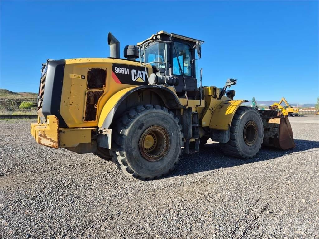 CAT 966M Chargeuse sur pneus