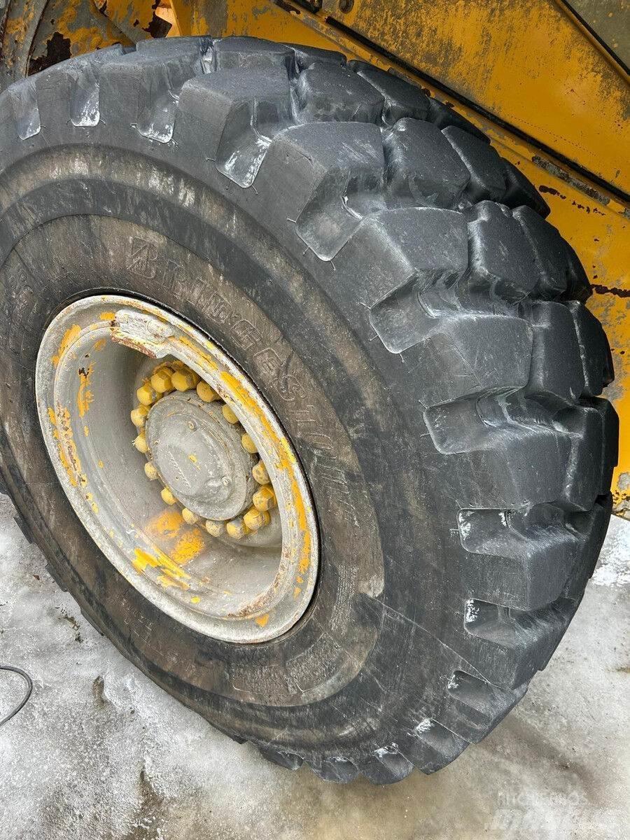 Volvo L90E Pelle sur chenilles