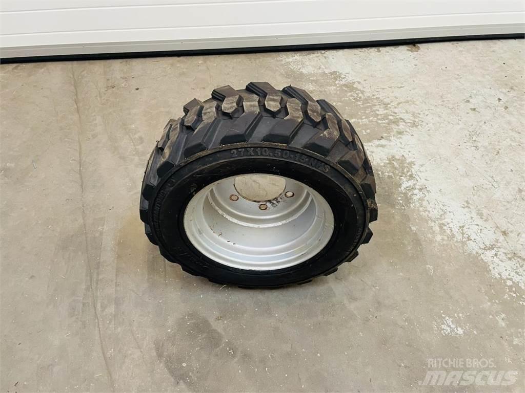  27X10,5X15 Pneus, roues et jantes