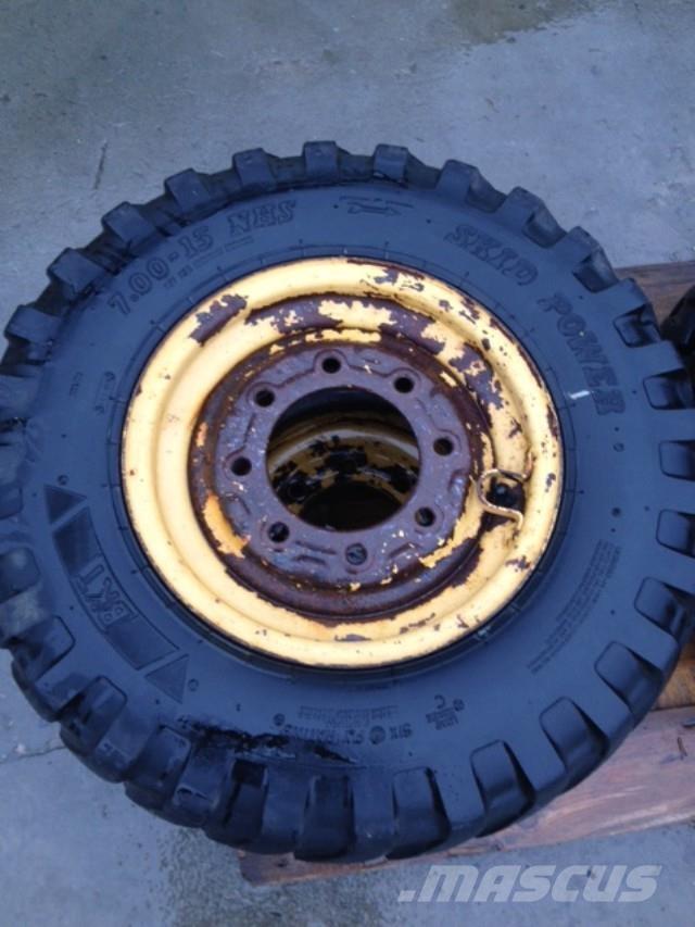  7,50X16 Pneus, roues et jantes